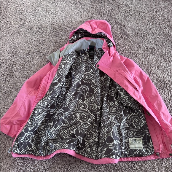 The North Face ski jacket shell - Picture 3 of 8